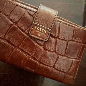Fossil Vintage Brown Leather Crocodile Embossed Snap Wristlet